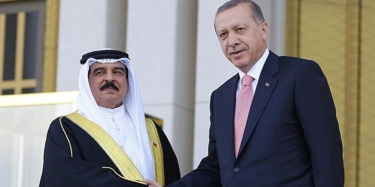 Bahreyn Kralı el-Halife'den Cumhurbaşkanı Erdoğan'a tebrik telefonu