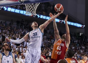 Türk Telekom yarı finalde Pınar Karşıyaka'nın rakibi oldu