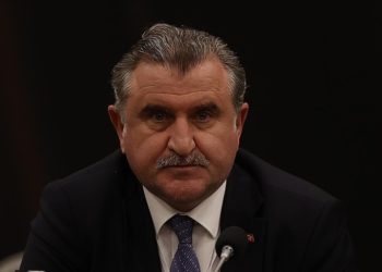 Gençlik ve Spor Bakanlığı görevine Osman Aşkın Bak getirildi