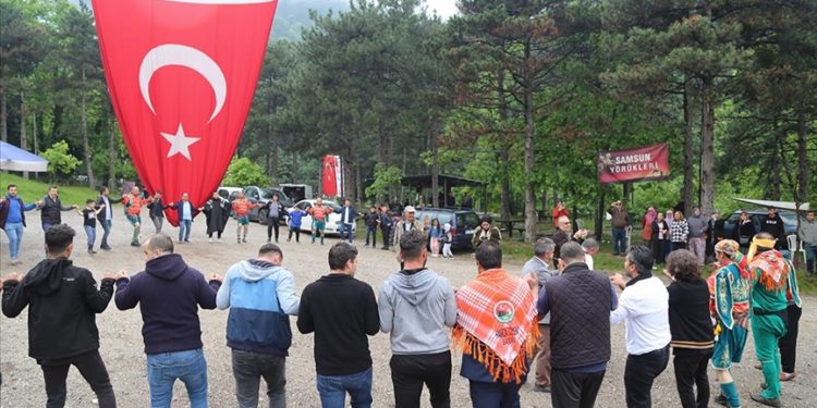 Bursa'da Yörükler "bolluk aşı" geleneğini yaşatıyor