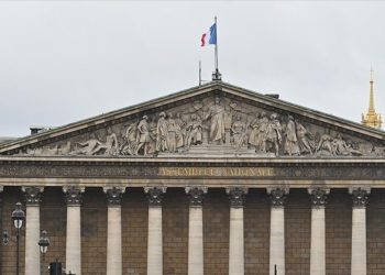Fransa'da 7 yıllık savunma bütçesini 413 milyar avroya çıkaran tasarıya meclisten yeşil ışık