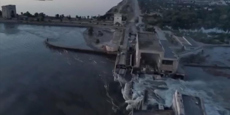 AB: Ukrayna'daki baraj saldırısı savaş suçudur