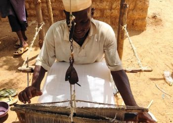 Nijerya'da kumaş dokumacılığı "sakar hannu" zamana direniyor