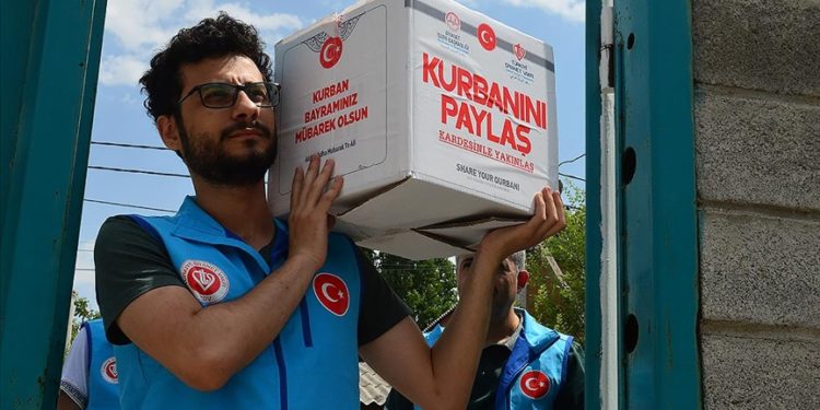 Türkiye Diyanet Vakfı, 25 milyondan fazla ihtiyaç sahibine kurban yardımı ulaştırmayı hedefliyor