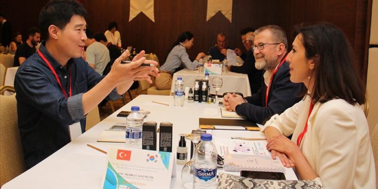 Güney Koreli kozmetikçiler Isparta'da incelemelerde bulundu