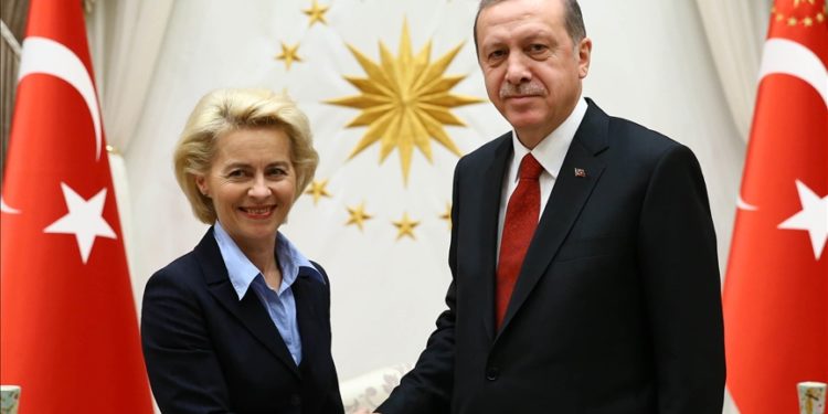 Cumhurbaşkanı Erdoğan, AB Komisyonu Başkanı Von der Leyen ile telefonda görüştü