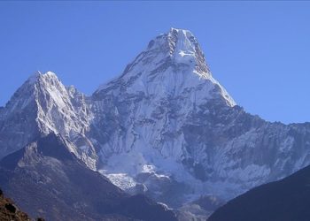 Şerpa, Malezyalı dağcıyı Everest’te "imkansız" noktadan kurtardı