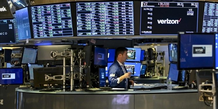 Küresel piyasalarda gözler yoğun veri gündemine çevrildi