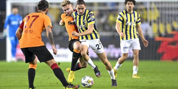 Galatasaray-Fenerbahçe derbisinin biletleri yarın satışa çıkarılacak