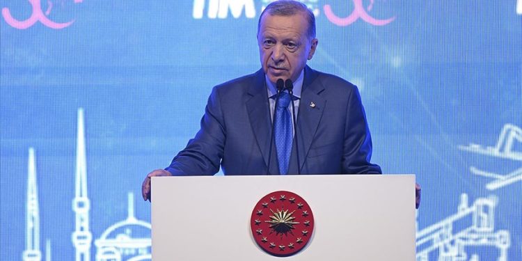 İhracatımızı bu yıl sonunda 265 milyar dolara ulaştırmak istiyoruz