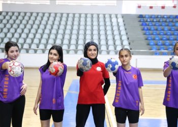 Bingöllü kız hentbolcular milli takıma seçilmek için mücadele edecek