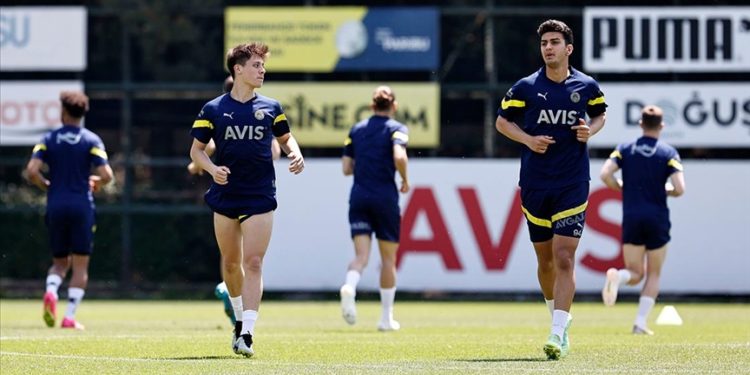 Fenerbahçe, Galatasaray derbisinin hazırlıklarına devam etti