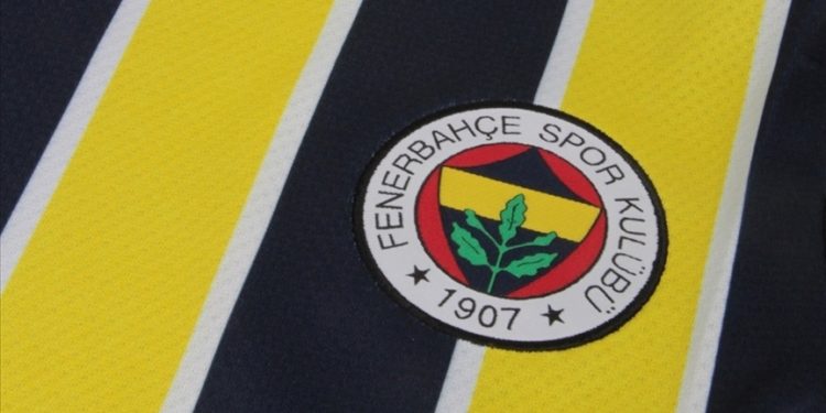 Fenerbahçe'nin genç kalecisi Atahan Arslan, sporcu bursuyla ABD'de forma giyecek