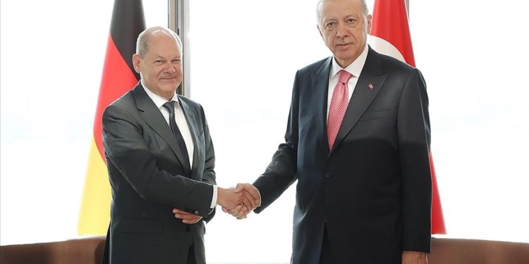 Cumhurbaşkanı Erdoğan, Almanya Başbakanı Scholz ile Rusya'daki gelişmeler ve İsveç konularını görüştü