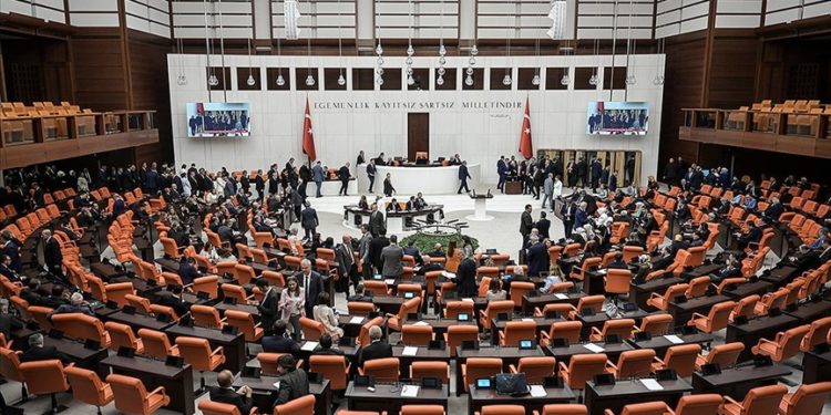 TBMM'de, Başkanlık Divanı ve ihtisas komisyonu üyeleri belirlenecek