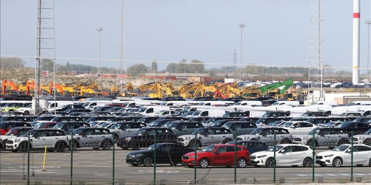 AB, 158 milyar avroluk otomobil ihraç etti