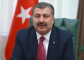 Sağlık Bakanı Koca'dan ambulansa fermuar yöntemiyle yol veren sürücülere teşekkür