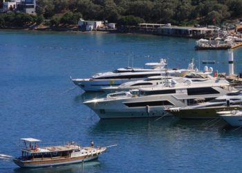 Bodrum'da koylar milyon dolarlık yatları ağırlıyor