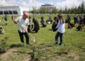 Depremde hayatını kaybeden 14 üniversitelinin adına fidan dikildi
