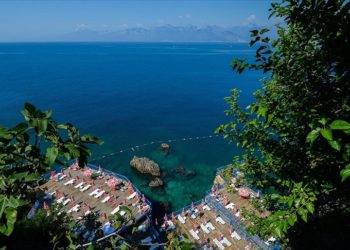 Antalya'da falez plajları arife günü hizmete açılacak