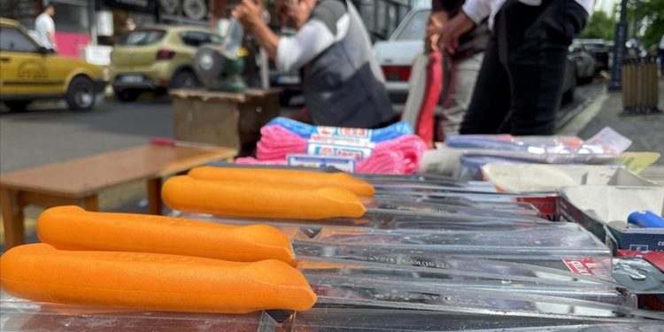 Ardahan'da bıçakçıların "Kurban Bayramı" mesaisi yoğunlaştı