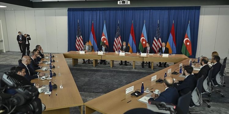 Azerbaycan ve Ermenistan, barış anlaşması için ilerleme kaydetti