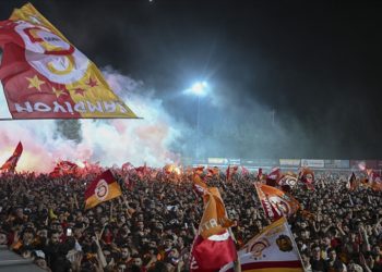 Galatasaray'a şampiyonluk kupasını, derbi maçın ardından TFF Başkanı Büyükekşi verecek
