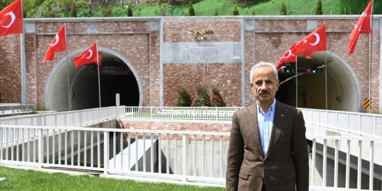 Zigana Tüneli 1,5 ayda 251 bin 100 araca hizmet verdi