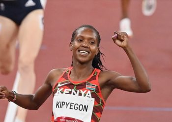 Kenyalı atlet Faith Kipyegon, kadınlar 1500 metrede dünya rekoru kırdı