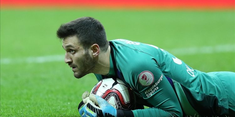 Samsunspor, kaleci Okan Kocuk'u renklerine bağladı