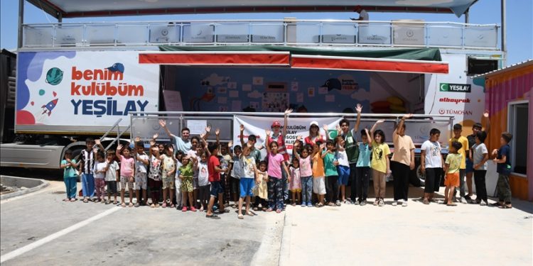 “Benim Kulübüm Yeşilay Tırı” Hatay ile Gaziantep’te 864 çocuk ve gence ulaştı