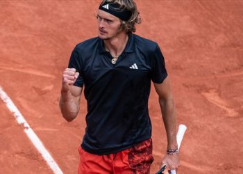 Fransa Açık'ta Zverev ve Ruud yarı finale yükseldi