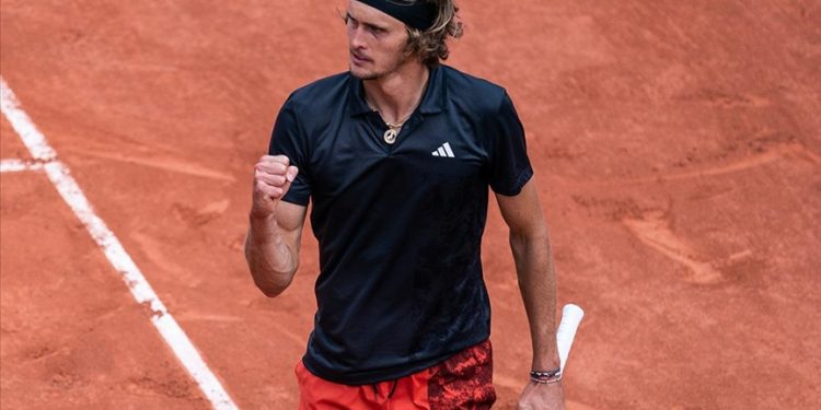 Fransa Açık'ta Zverev ve Ruud yarı finale yükseldi