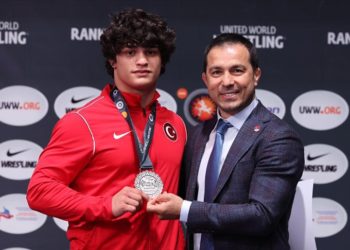 Milli güreşçiler, Kırgizistan’da 3 madalya daha kazandı