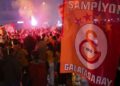 Galatasaray taraftarları şampiyonluğu kutladı