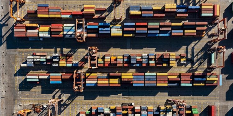 Ticaret Bakanlığı Türkiye’nin ihracatta bölge ve ürün çeşitliliğini artırdığını bildirdi