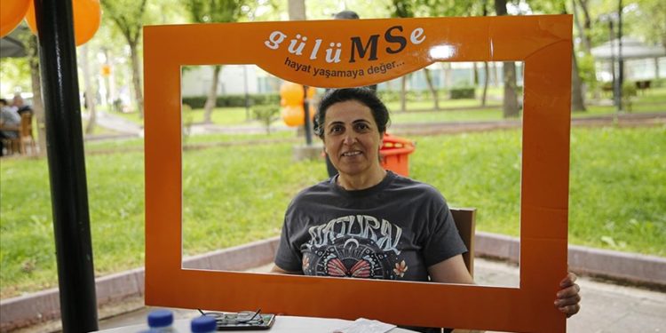 MS hastaları ve yakınları, uzman doktorlarla bir araya geldi