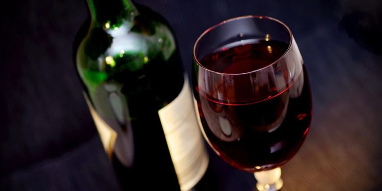 Alkol tüketimi 61 hastalık riskini arttırıyor