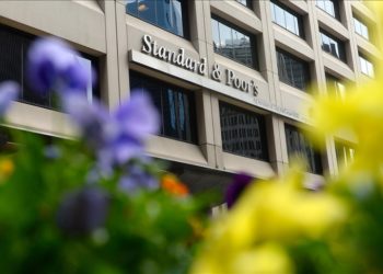 S&P küresel ekonomik büyüme tahminini bu yıl için yükseltti