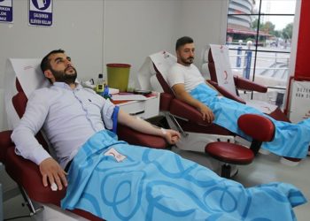 Bağışladıkları kan ile hastaları yaşama bağlıyorlar