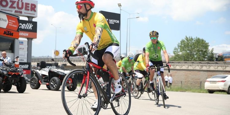 Bisikletçiler depremzede çocuklara glütensiz ürün dağıtmak için pedal çevirecek