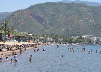 Muğla sahillerinde bayram tatili yoğunluğu yaşanıyor