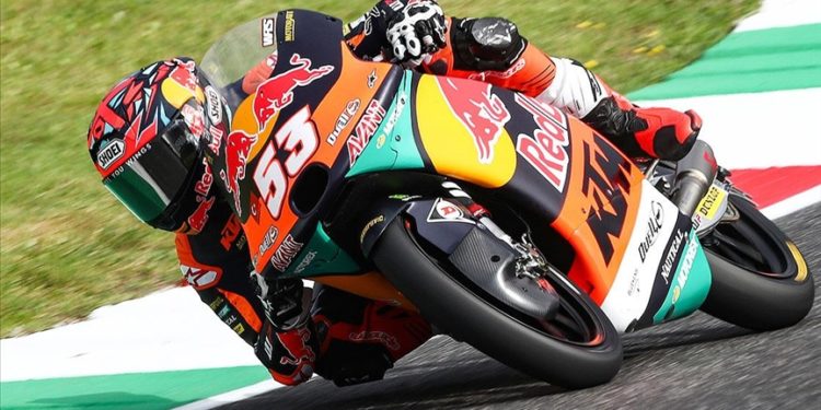 Milli motosikletçi Deniz Öncü, İtalya'da 0.051 saniyelik farkla birinciliği kaçırdı