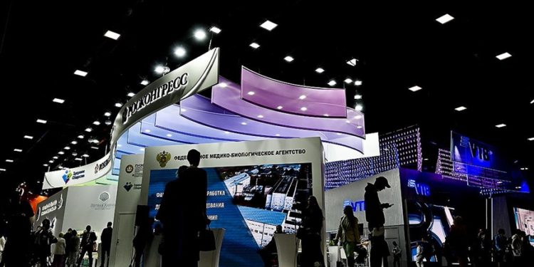 St. Petersburg Uluslararası Ekonomi Forumu “yaptırımların gölgesinde” başladı