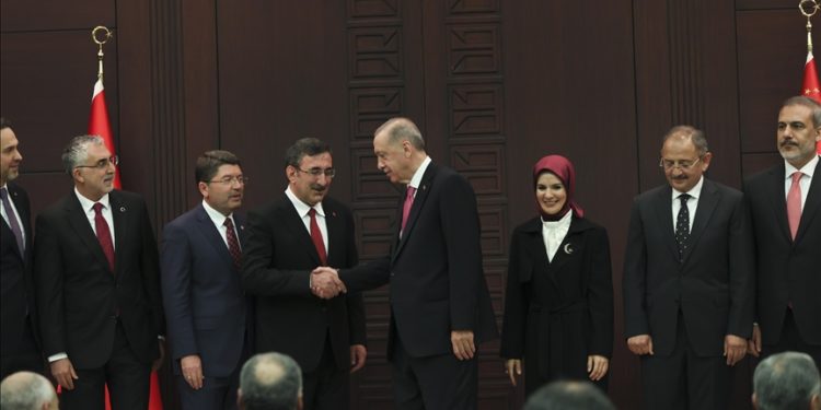 Yeni kabinenin Cumhurbaşkanı Yardımcısı Yılmaz'dan teşekkür mesajı