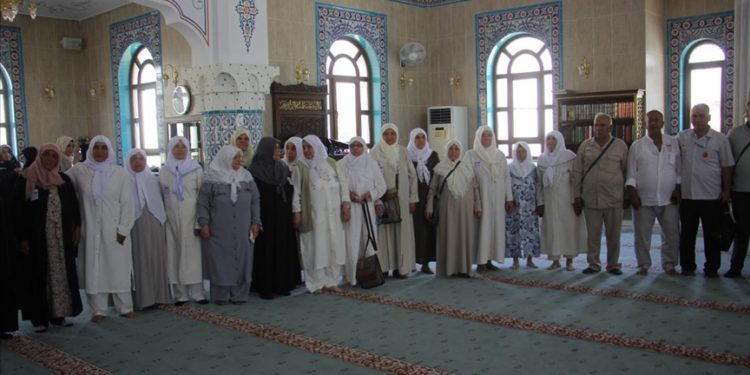 Kilis'te depremzede hacı adayları kutsal topraklara uğurlandı