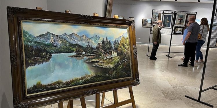 Tekirdağ'da emekli memur 55 yıldır tuvale fırça atıyor