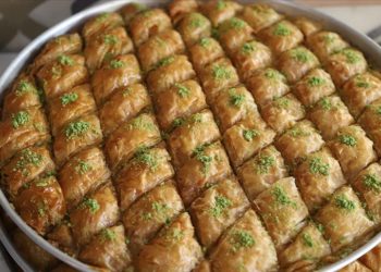 Kars ve Ağrı'da tatlıcılarda yoğunluk yaşanıyor