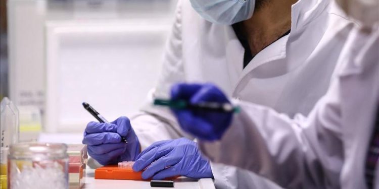 Kovid-19’un laboratuvardan çıkma ihtimalini destekleyen yeni iddialar ortaya atıldı