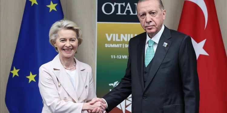 Cumhurbaşkanı Erdoğan, AB Komisyonu Başkanı von der Leyen ile bir araya geldi